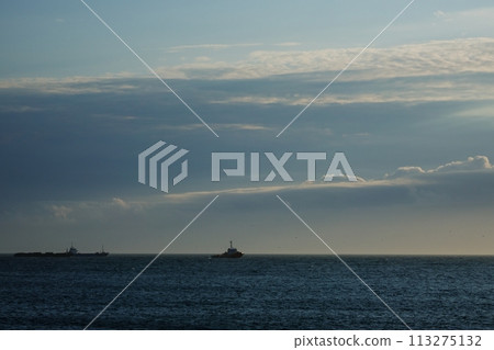 Fantastic evening sky and sea, early summer, telephoto, 230723pm 113275132