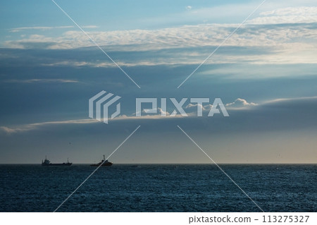 夢幻般的傍晚天空和大海,初夏,長焦,230723pm 夢幻般的傍晚天空和大海,初夏,長焦,230723pm 113275327