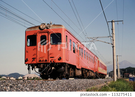 1989: Kiha 52 running near Yonago Station on the Sanin Main Line 1989: Kiha 52 running near Yonago Station on the Sanin Main Line 113275411