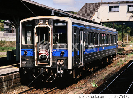 1999 - Kiha 31 Isaburo Shinpei stopping at Yoshimatsu Station 1999 - Kiha 31 Isaburo Shinpei stopping at Yoshimatsu Station 113275422