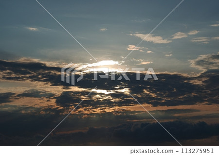 傍晚的天空和雲朵剪影，初夏，長焦，僅天空，230723pm 113275951