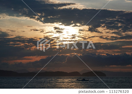 Evening sea and boats, early summer, telephoto, sky-focused, 230723pm 113276320