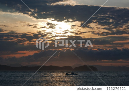 Evening sea and boats, early summer, telephoto, sky-focused, 230723pm 113276321