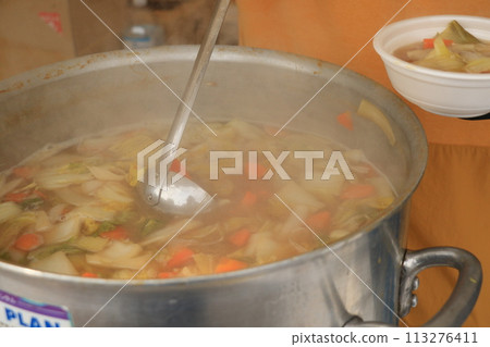 Hot pot dish with plenty of vegetables Warm hot pot dish Hot pot dish with plenty of vegetables Warm hot pot dish 113276411