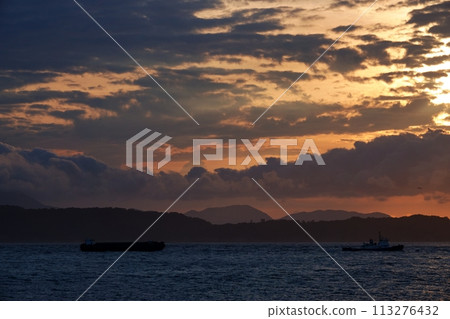Fantastic evening sky and sea, early summer, telephoto, 230723pm 113276432