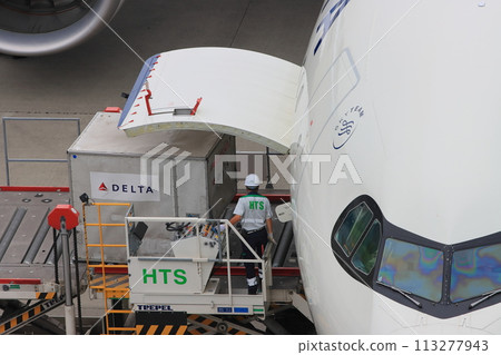 Passenger plane to load cargo Passenger plane to load cargo 113277943