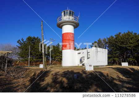 Shizunai Lighthouse in Maka Park in spring Shizunai Lighthouse in Maka Park in spring 113278586