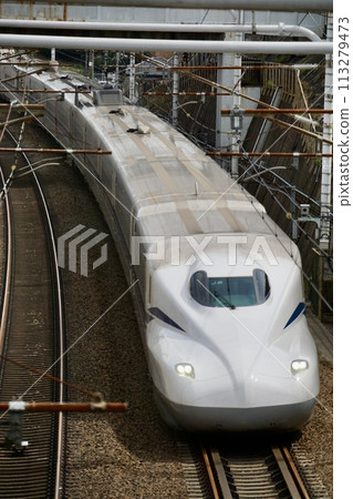 Tokaido Shinkansen in motion 113279473