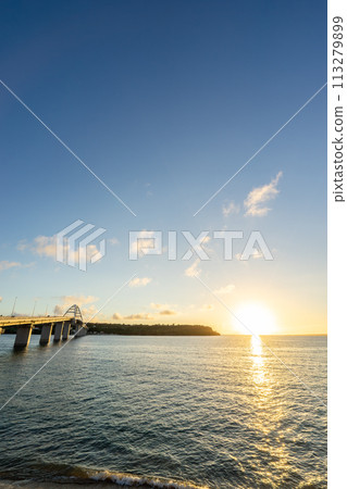 [沖繩縣]瀨底島的夏日傍晚 113279899