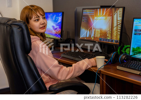 一個女人享受遊戲 113282226