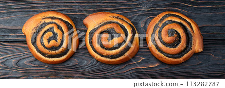 Homemade bun with poppy seeds 113282787