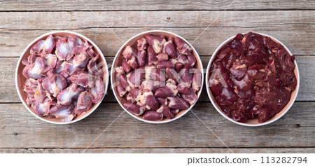 Raw chicken giblets raw poultry meat set Raw chicken giblets raw poultry meat set 113282794