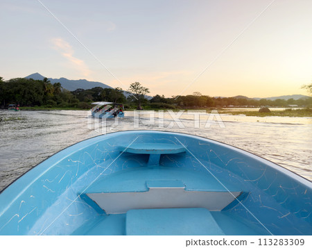 Boat float at tour 113283309