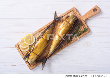Golden smoked fish ( mackerel ) and ingredient 113283522