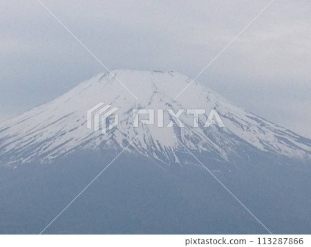 富士山隱藏在雲端 富士山隱藏在雲端 113287866