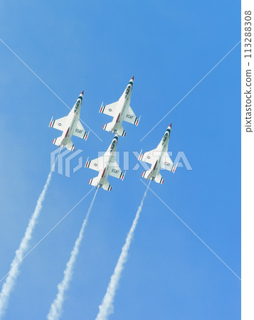 United States Air Force Acrobatic Team "Thunderbirds" Diamond Roll United States Air Force Acrobatic Team "Thunderbirds" Diamond Roll 113288308