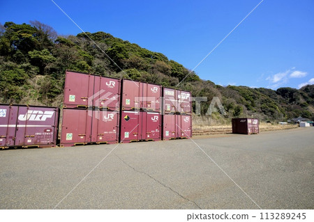 Tsuruga City, Tsuruga Port Off-Rail Station (formerly Tsuruga Port Station) Tsuruga City, Tsuruga Port Off-Rail Station (formerly Tsuruga Port Station) 113289245