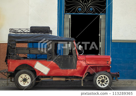 Traditional yipao. at a beautiful street of the heritage town of Salamina located at the Caldas department in Colombia. 113289365