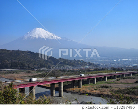 Fuji and the Tomei Expressway Fuji and the Tomei Expressway 113297490