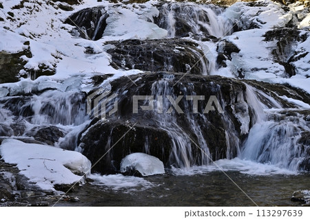 Winter Fish Stop Falls in Kitakaruizawa 113297639