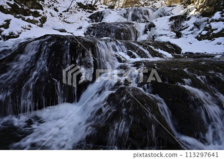 Winter Fish Stop Falls in Kitakaruizawa 113297641