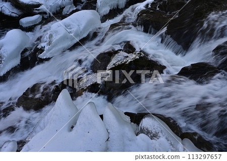 Winter in Kitakaruizawa, Asama Falls, and ice formations downstream of Uodome Falls 113297657