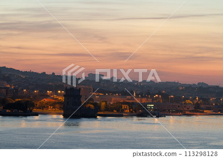從塔霍河欣賞里斯本貝倫區的景色 113298128