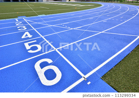 田徑跑道 田徑跑道 運動員 運動員體育場 運動形象風光 田徑跑道 田徑跑道 運動員 運動員體育場 運動形象風光 113299334