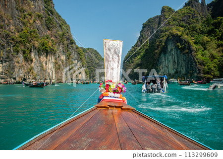 Beautiful longboat scenery Beautiful longboat scenery 113299609
