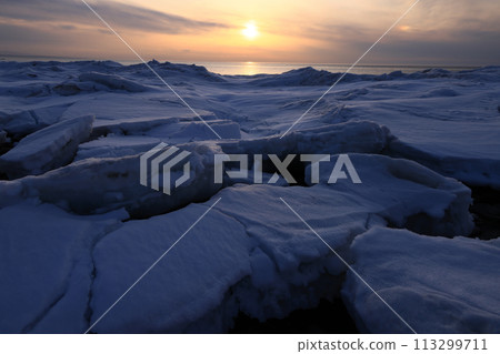 The setting of the drift ice in the Sea of Okhotsk in Hokkaido The setting of the drift ice in the Sea of Okhotsk in Hokkaido 113299711