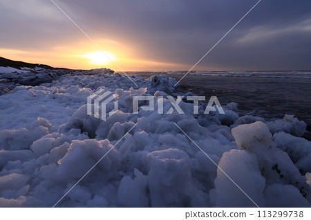 Hokkaido Okhotsk coast evening winter scenery Hokkaido Okhotsk coast evening winter scenery 113299738