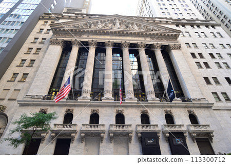 The New York Stock Exchange, the center of the world economy 113300712