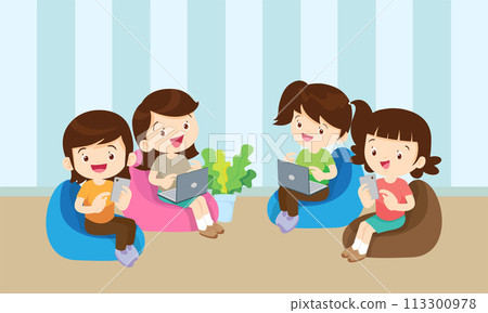 kids on online learning education courses 113300978