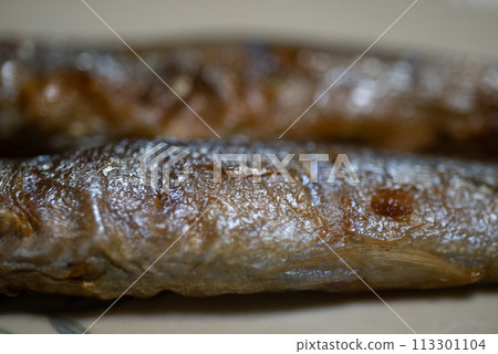 Grilled fish (shishamo) 113301104