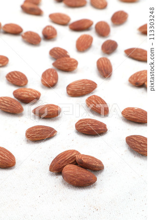 Almond Almond 113303248
