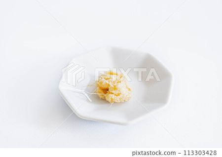 Grated ginger 113303428