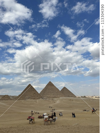 Egyptian pyramid 113304390