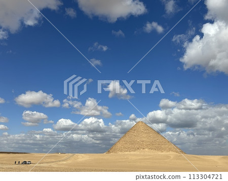 Egyptian pyramid 113304721