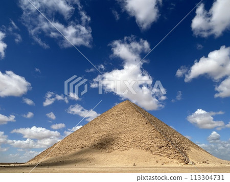 Egyptian pyramid 113304731