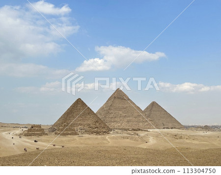 Egyptian pyramid 113304750