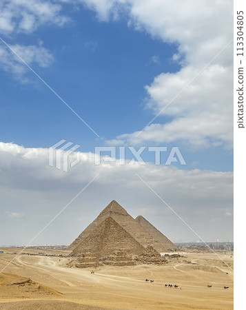 Egyptian pyramid 113304805