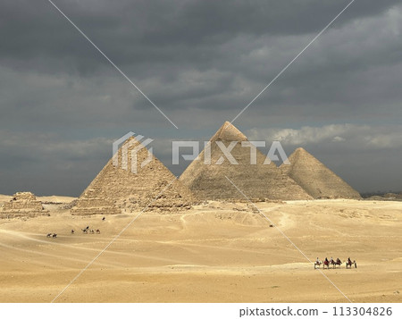 Egyptian pyramid 113304826
