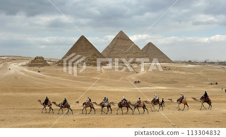 Egyptian pyramid 113304832