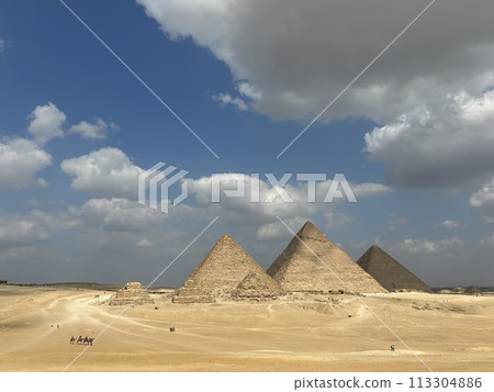 Egyptian pyramid 113304886