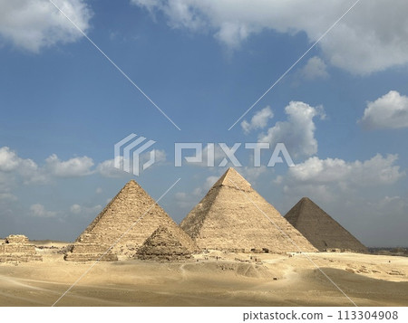 Egyptian pyramid 113304908