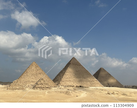Egyptian pyramid 113304909