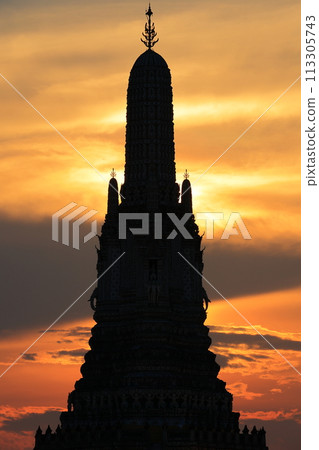 Pagoda waiting for the sunrise Pagoda waiting for the sunrise 113305743