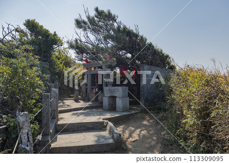 神奈川縣三浦市金城城島公園三郎山神社 113309095