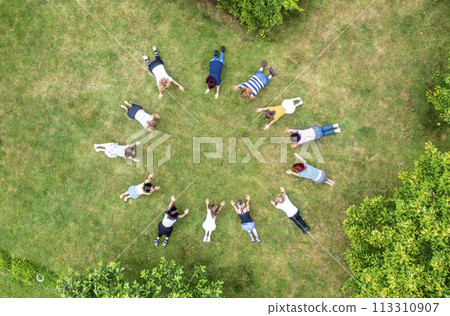 people standing in circle  113310907