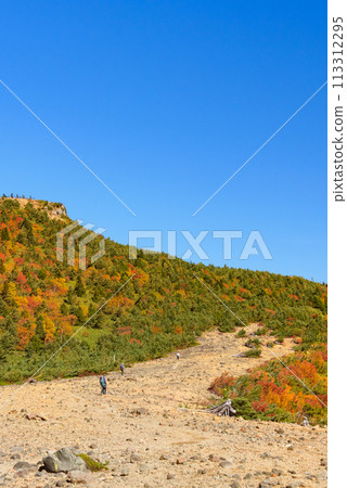 福島縣 - 紅葉時節的一景山的壯麗景色 福島縣 - 紅葉時節的一景山的壯麗景色 113312295